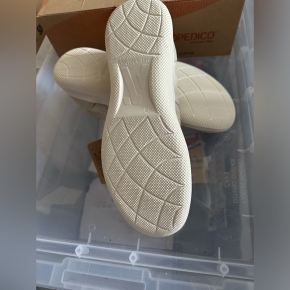 Arcopedico Beige Banff Slip-On Sneaker Shoes - Picture 5 of 7